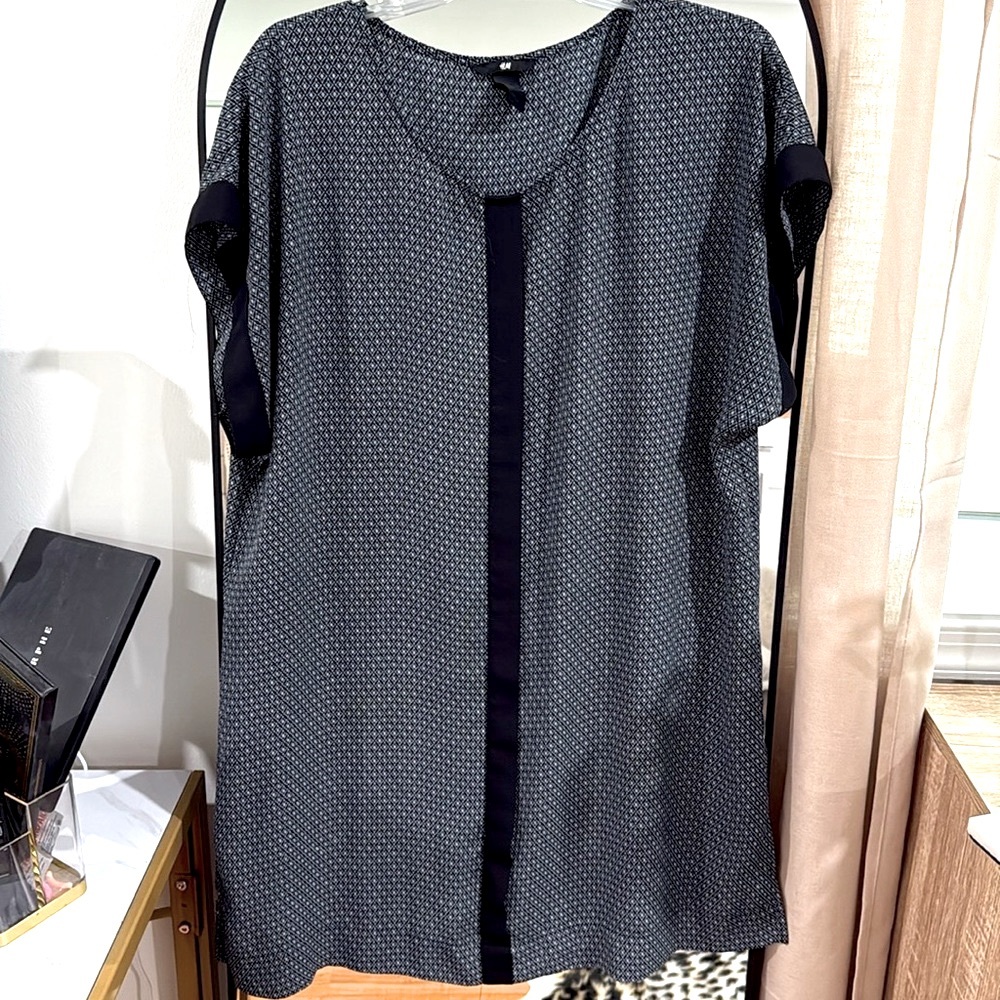 H&M | Navy Printed Shift Dress
